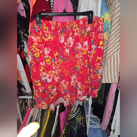 Torrid 5 Inch Pull On Super Soft High Rise Short Floral Pink 3x - Picture 2 of 6